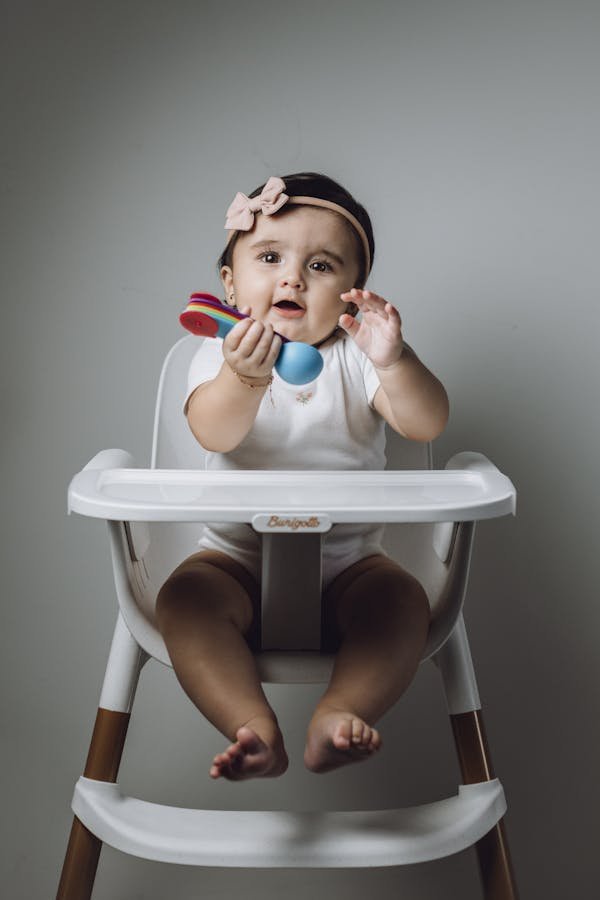 Elegir la silla de comer ideal para tu bebé